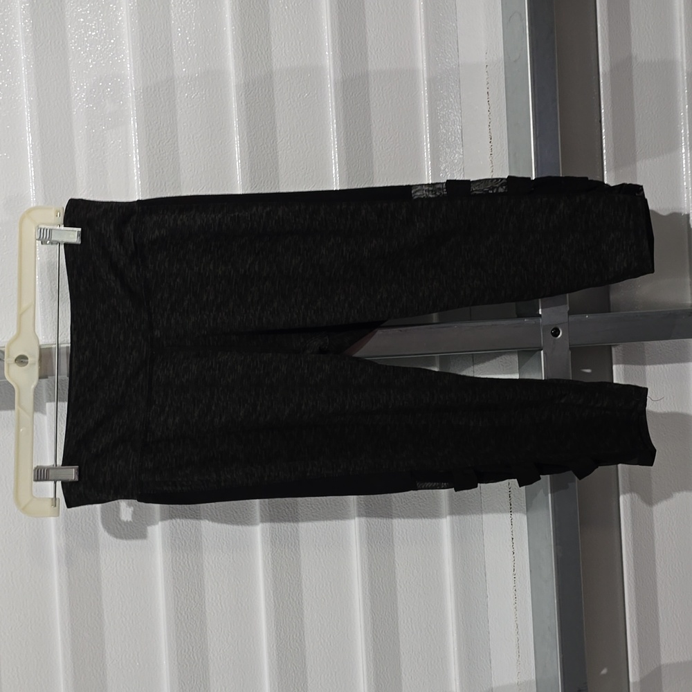 Game Time Athletic Capri's ‎ size Medium